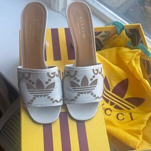 GUCCI X ADIDAS White & Gold Logo Slide Mules